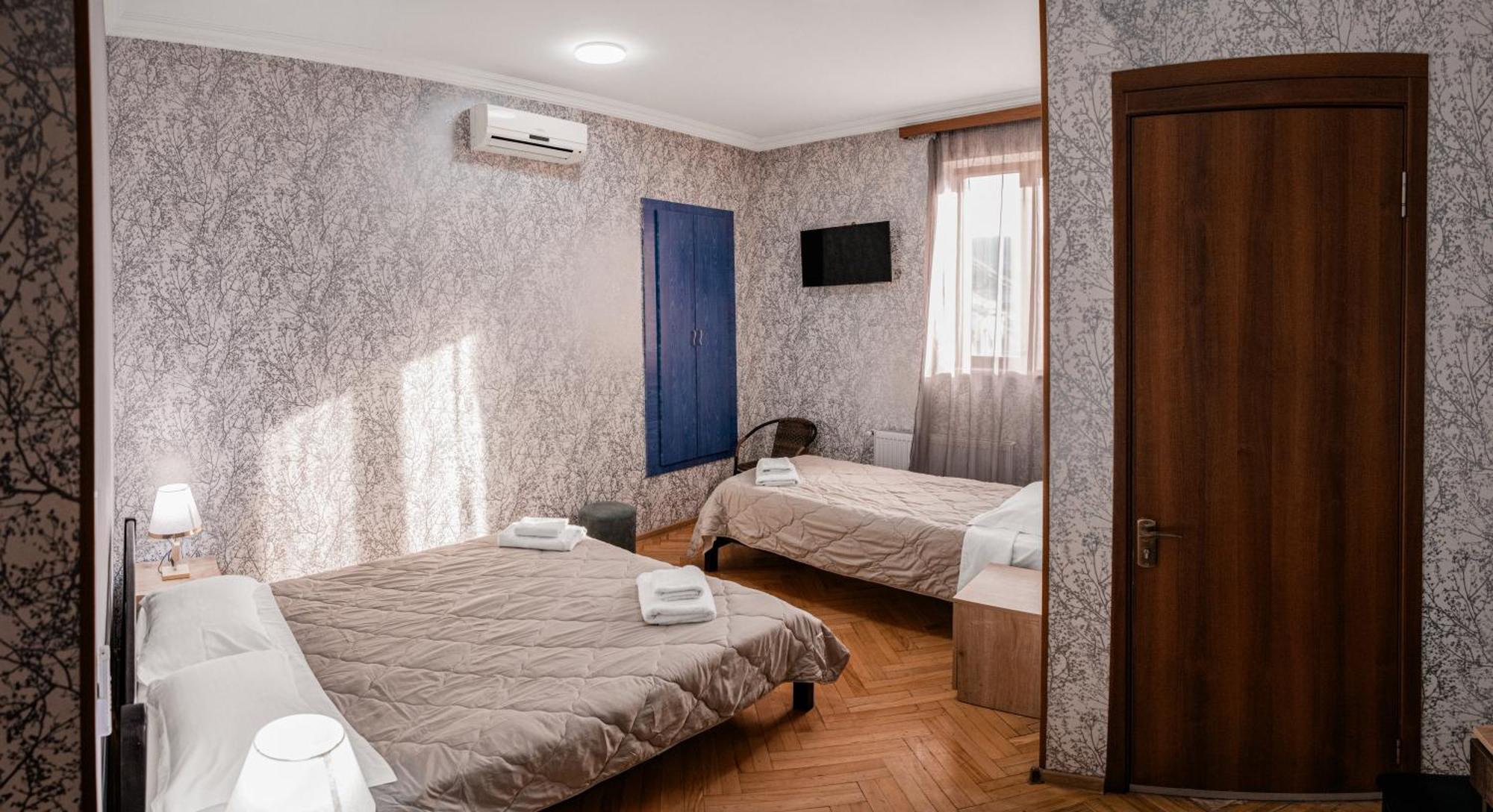 Lotus Hotel Tbiliszi Kültér fotó